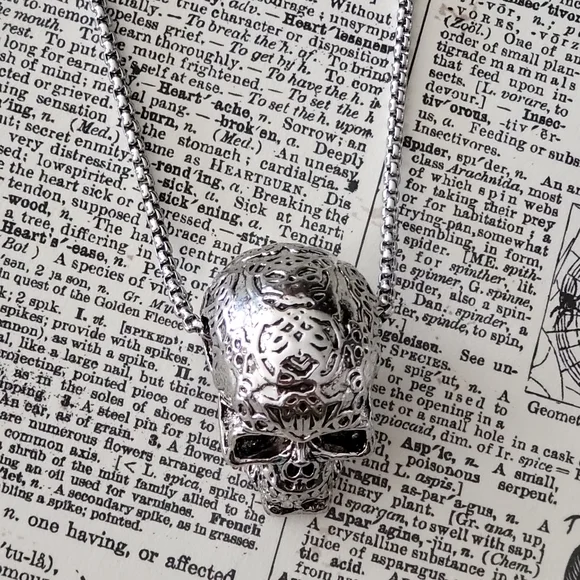 Skull Necklace - Picture 3 of 3